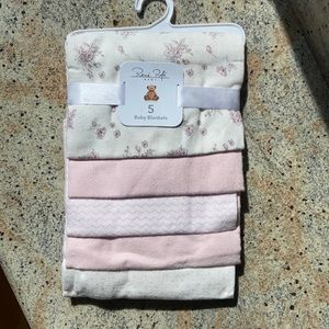 Brand New: Ultra Soft blanket set